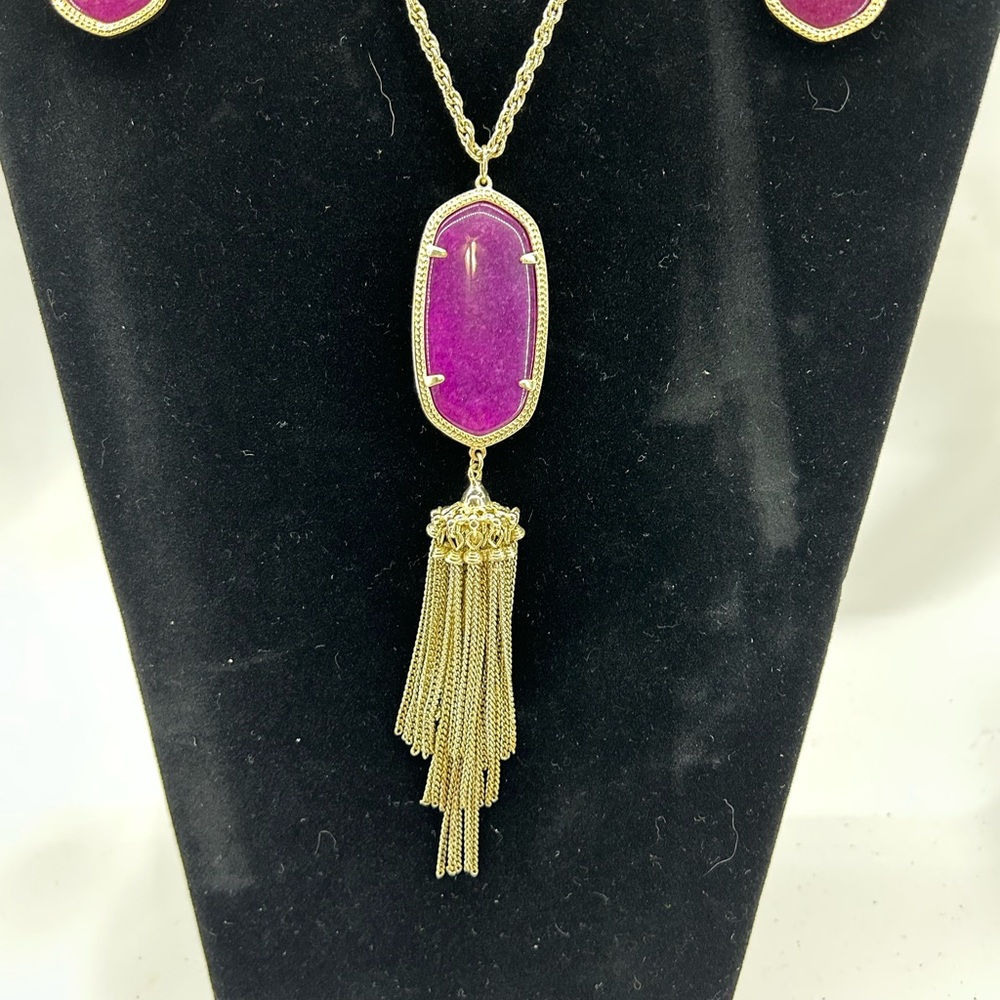 Kendra Scott Rayne Magenta Maroon Jade Tassel Long Necklace With Earrings - Picture 4 of 8